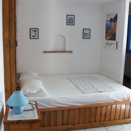 Floras Rooms And Studios Anáfi Eksteriør bilde