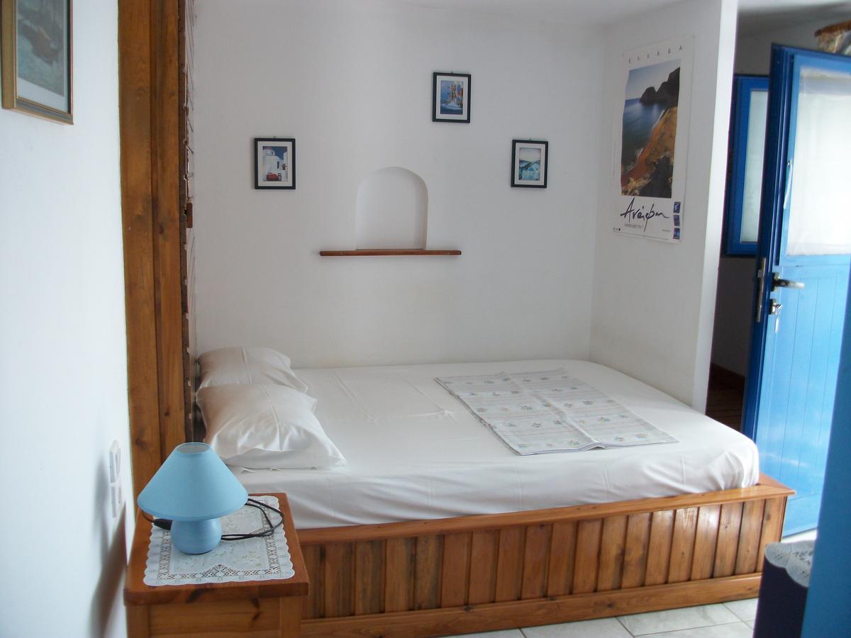Floras Rooms And Studios Anáfi Eksteriør bilde
