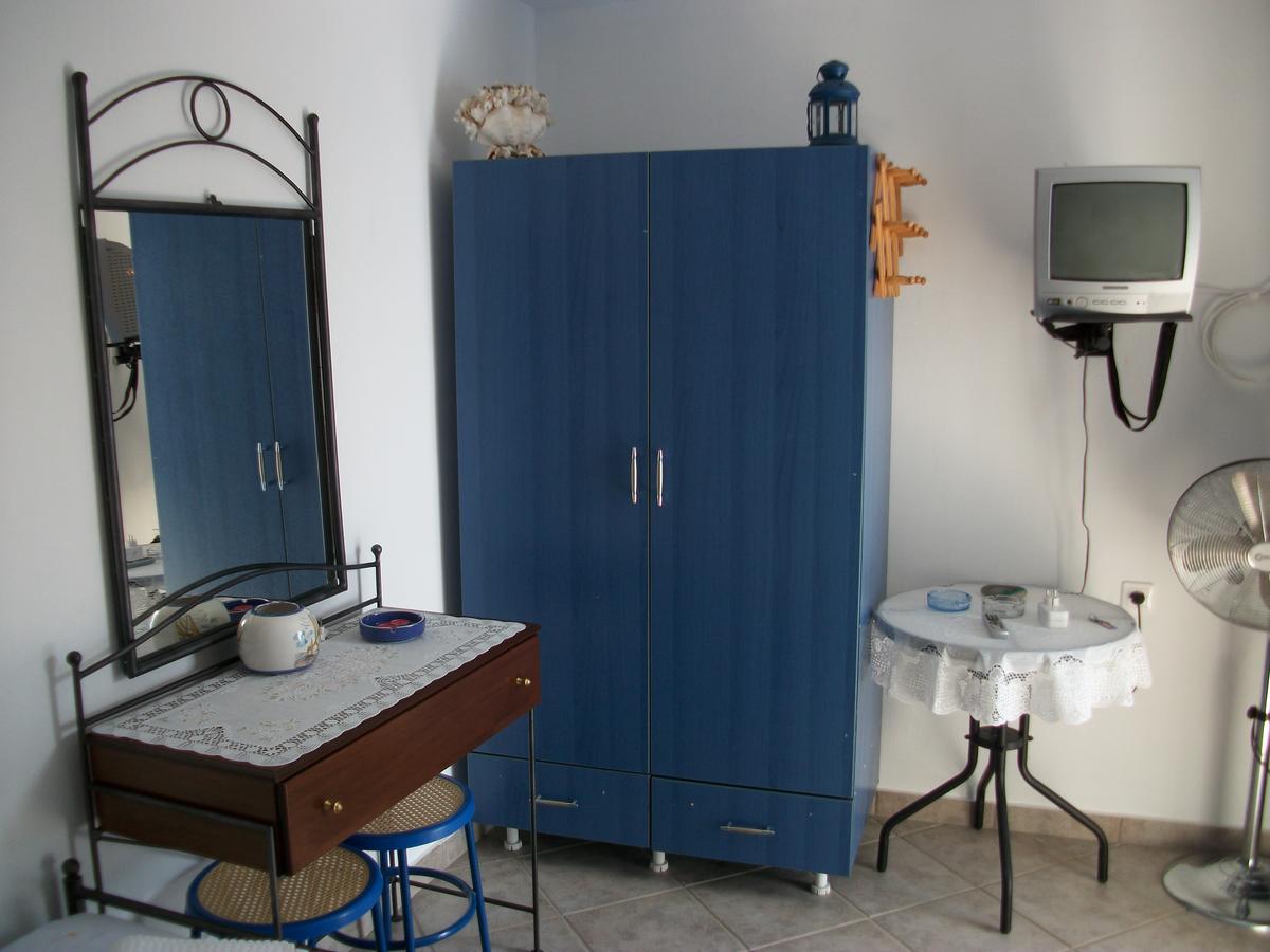 Floras Rooms And Studios Anáfi Eksteriør bilde