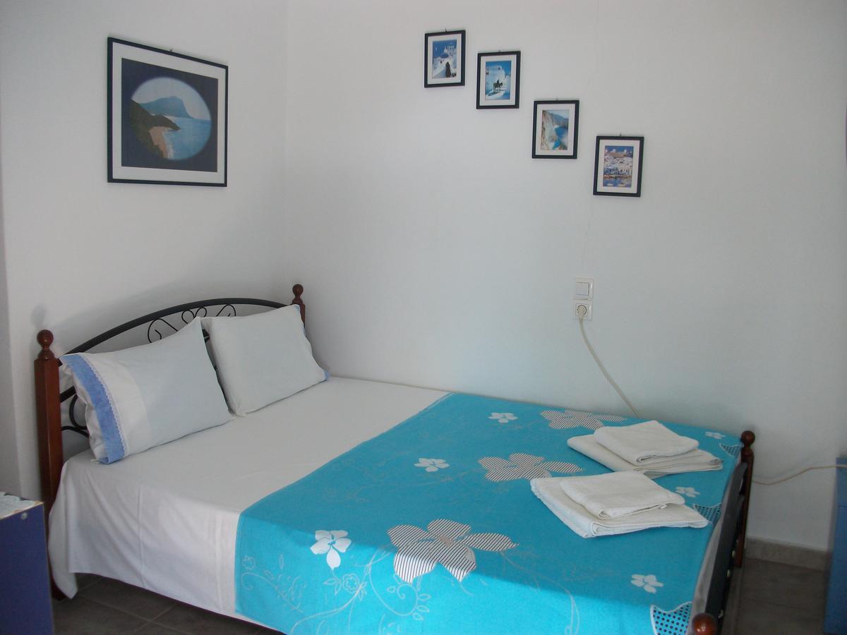 Floras Rooms And Studios Anáfi Eksteriør bilde
